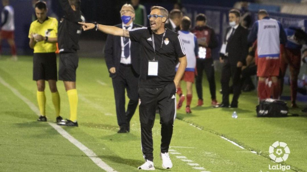 El técnico de la Deportiva y el defensa Ríos Reina han dado positivo en coronavirus en el primer análisis de 2021 El técnico de la Deportiva y el defensa Ríos Reina han dado positivo en coronavirus en el primer análisis de 2021