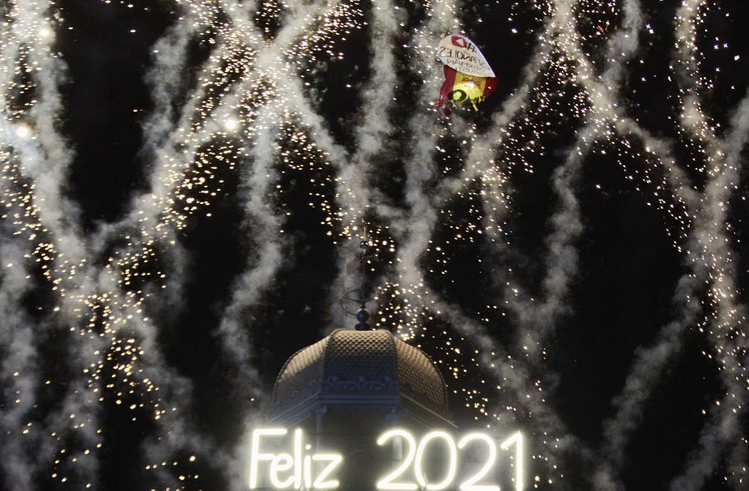 El dron que sobrevoló la Puerta del Sol durante las campanadas para recibir el 2021 El dron que sobrevoló la Puerta del Sol durante las campanadas para recibir el 2021