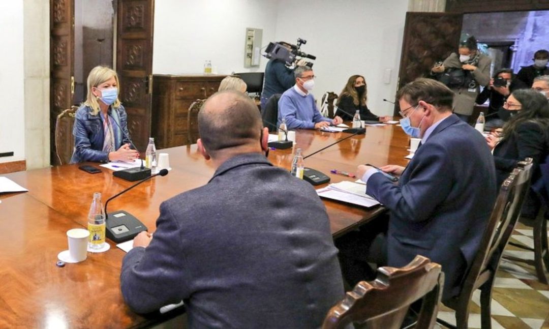 Última reunión de la mesa interdepartamental de la Generalitat para la prevención y actuación ante el coronavirus en el mes de diciembre. Última reunión de la mesa interdepartamental de la Generalitat para la prevención y actuación ante el coronavirus en el mes de diciembre.