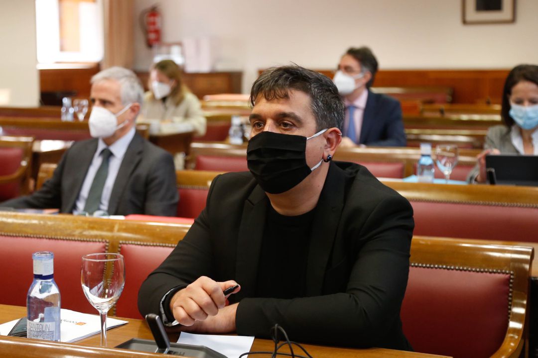 El senador de Compromís, Carles Mulet, durante una junta de portavoces de la cámara alta. El senador de Compromís, Carles Mulet, durante una junta de portavoces de la cámara alta.