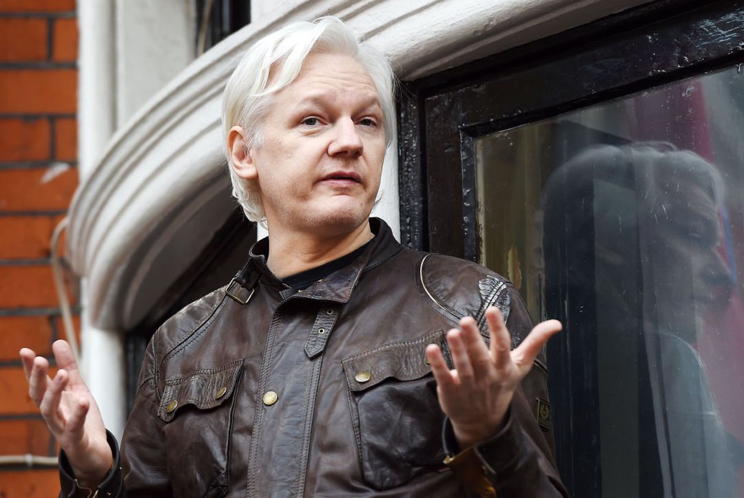 El fundador de WikiLeaks, Julian Assange, en una foto de archivo en la embajada ecuatoriana de Londres en mayo de 2017 El fundador de WikiLeaks, Julian Assange, en una foto de archivo en la embajada ecuatoriana de Londres en mayo de 2017