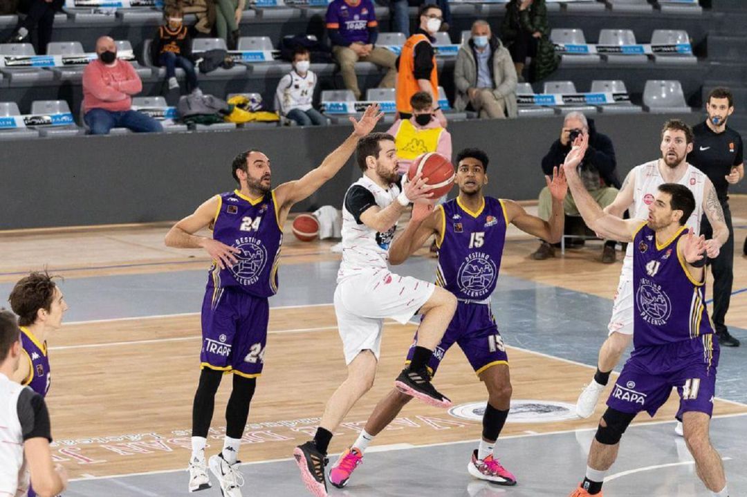 El COB estrena el 2021 con derrota en la cancha del Palencia El COB estrena el 2021 con derrota en la cancha del Palencia