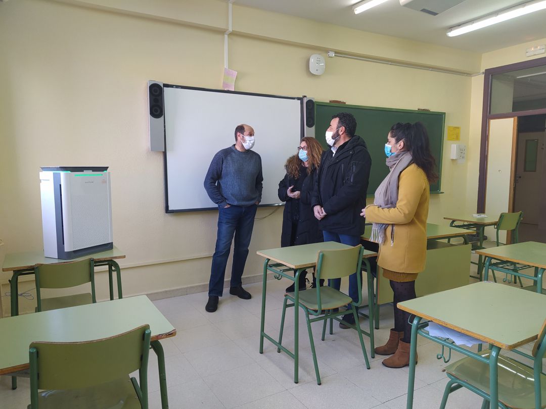 Filtro HEPA en un Aula del IESO Arcipreste de Hita de Azuqueca Filtro HEPA en un Aula del IESO Arcipreste de Hita de Azuqueca