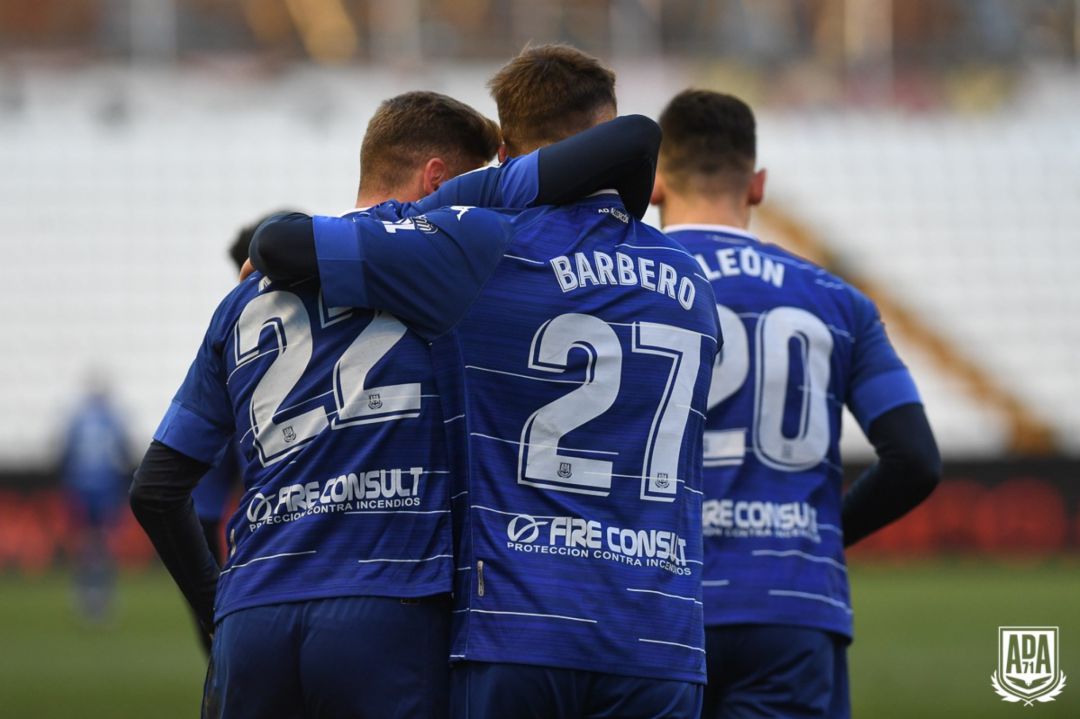 Jugadores del Alcorcón celebrando un gol Jugadores del Alcorcón celebrando un gol