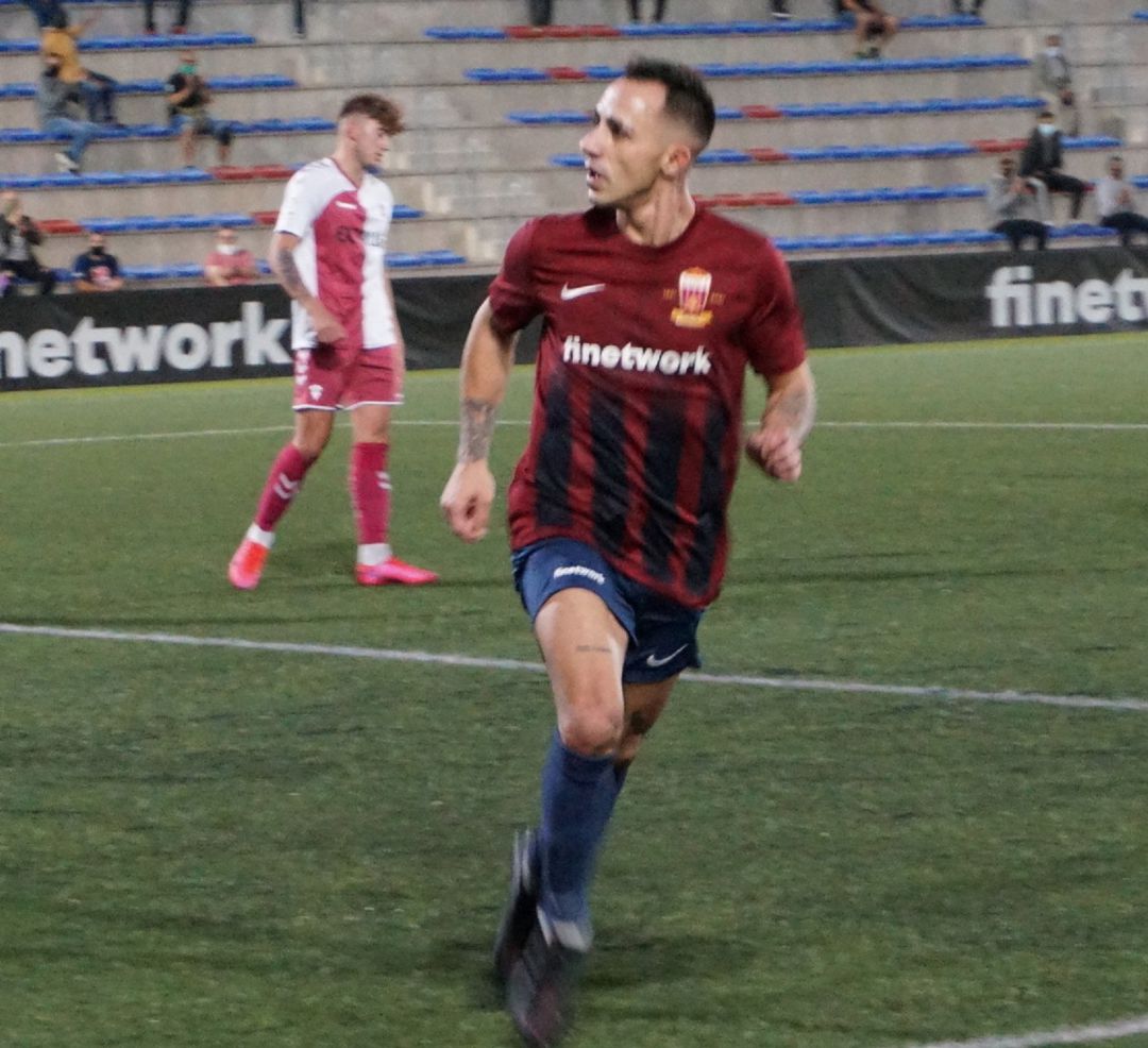 Ezequiel Calvente ha solictiado su salida del Eldense Ezequiel Calvente ha solictiado su salida del Eldense