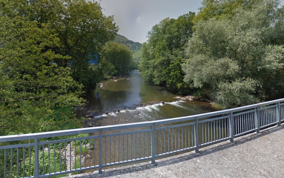 El río Urola a su paso por Aizarnazabal. El río Urola a su paso por Aizarnazabal.