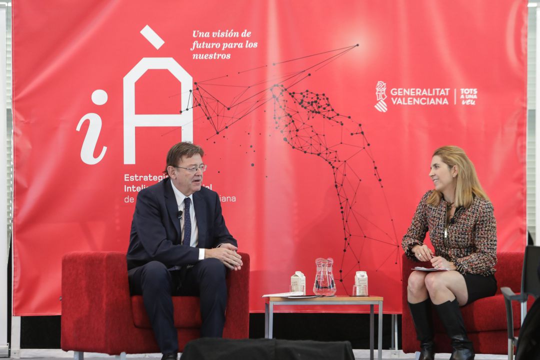 El president de la Generalitat Valenciana, Ximo Puig y la ingeniera Nuria Oliver El president de la Generalitat Valenciana, Ximo Puig y la ingeniera Nuria Oliver