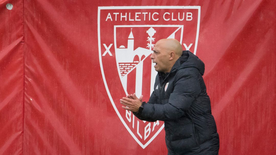 El ya exentrenador del primer equipo femenino, Ángel Villacampa El ya exentrenador del primer equipo femenino, Ángel Villacampa