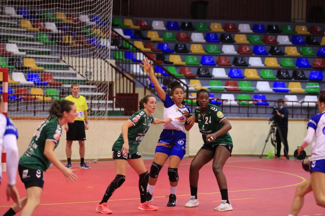 Las guerreras ilicitanas en una acción de la anterior eliminatoria ante Granollers Las guerreras ilicitanas en una acción de la anterior eliminatoria ante Granollers