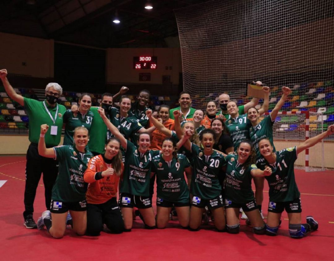 Las jugadoras del Elche celebrando una victoria en Europa Las jugadoras del Elche celebrando una victoria en Europa