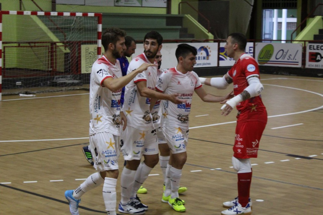 Jugadores del Noia celebran un gol esta temporada Jugadores del Noia celebran un gol esta temporada