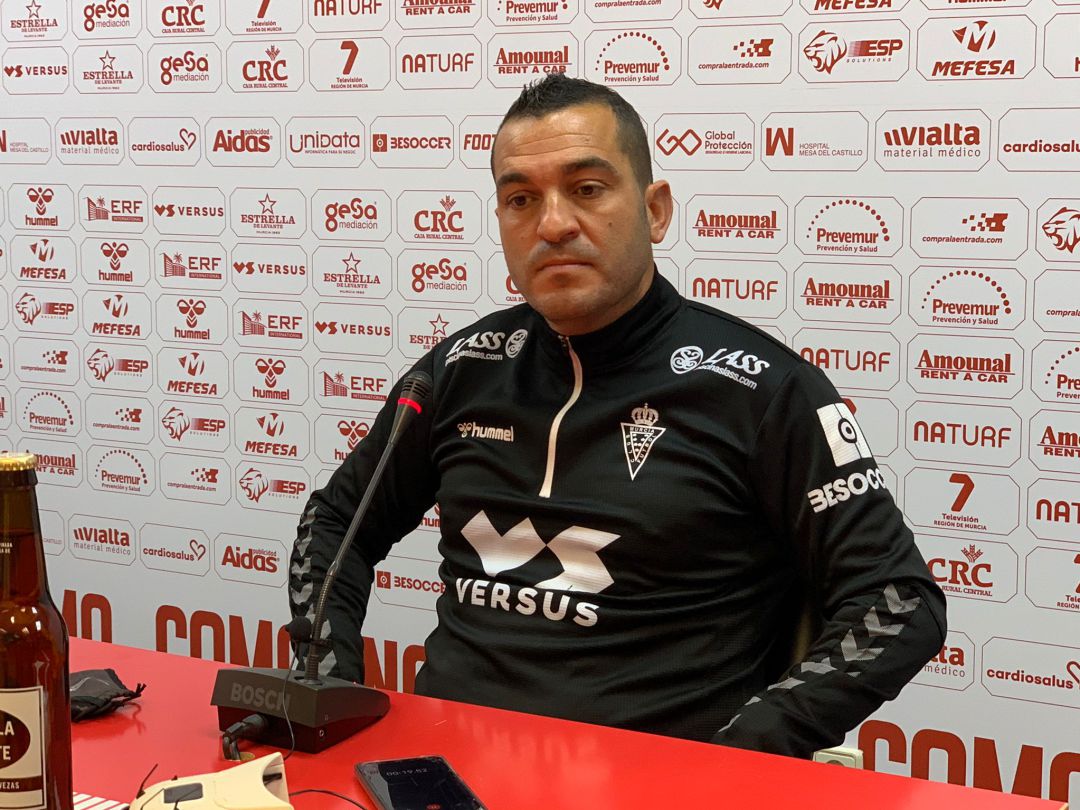 Adrián Hernández en la previa del partido ante El Ejido 2012 Adrián Hernández en la previa del partido ante El Ejido 2012