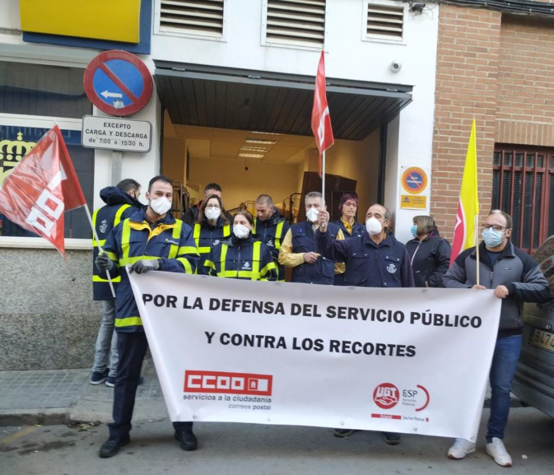 Protesta sindical defendiendo el Servicio Público de Correos Protesta sindical defendiendo el Servicio Público de Correos