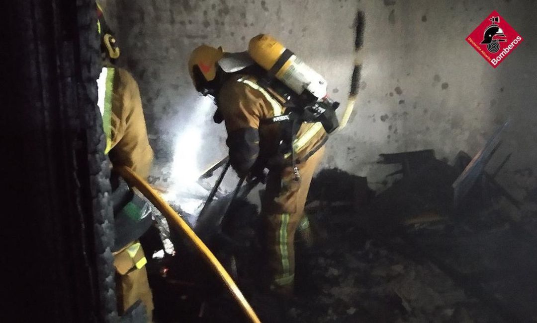 Incendio en una casa de campo de Monóvar Incendio en una casa de campo de Monóvar