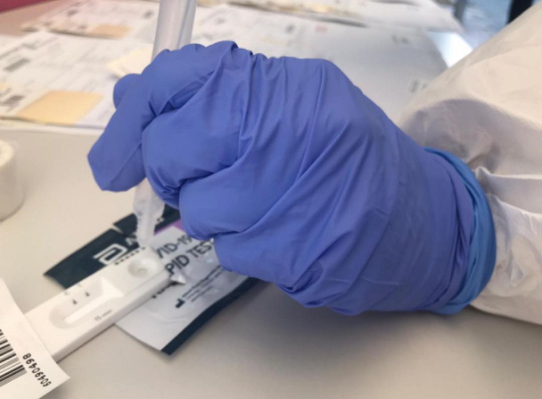 Prueba de detección con un test rápido de antígenos Prueba de detección con un test rápido de antígenos