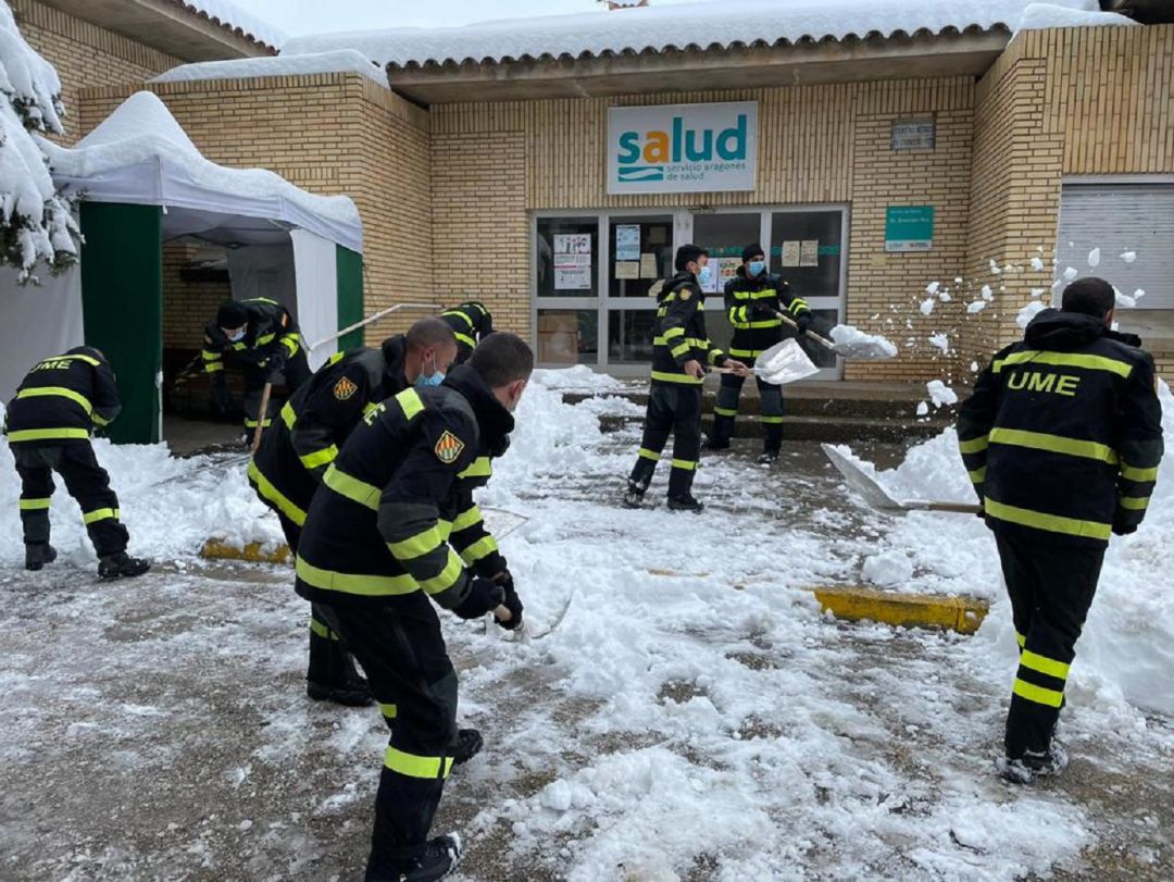 Efectivos de la Unidad Militar de Emergencias, en Daroca Efectivos de la Unidad Militar de Emergencias, en Daroca
