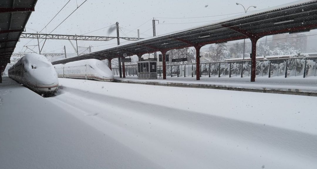 Tren de Renfe en la estación de Chamartín, en Madrid durante el temporal Filomena Tren de Renfe en la estación de Chamartín, en Madrid durante el temporal Filomena