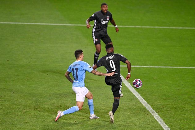 Moussa Dembélé remata a puerta en uno de sus dos goles al Manchester City Moussa Dembélé remata a puerta en uno de sus dos goles al Manchester City