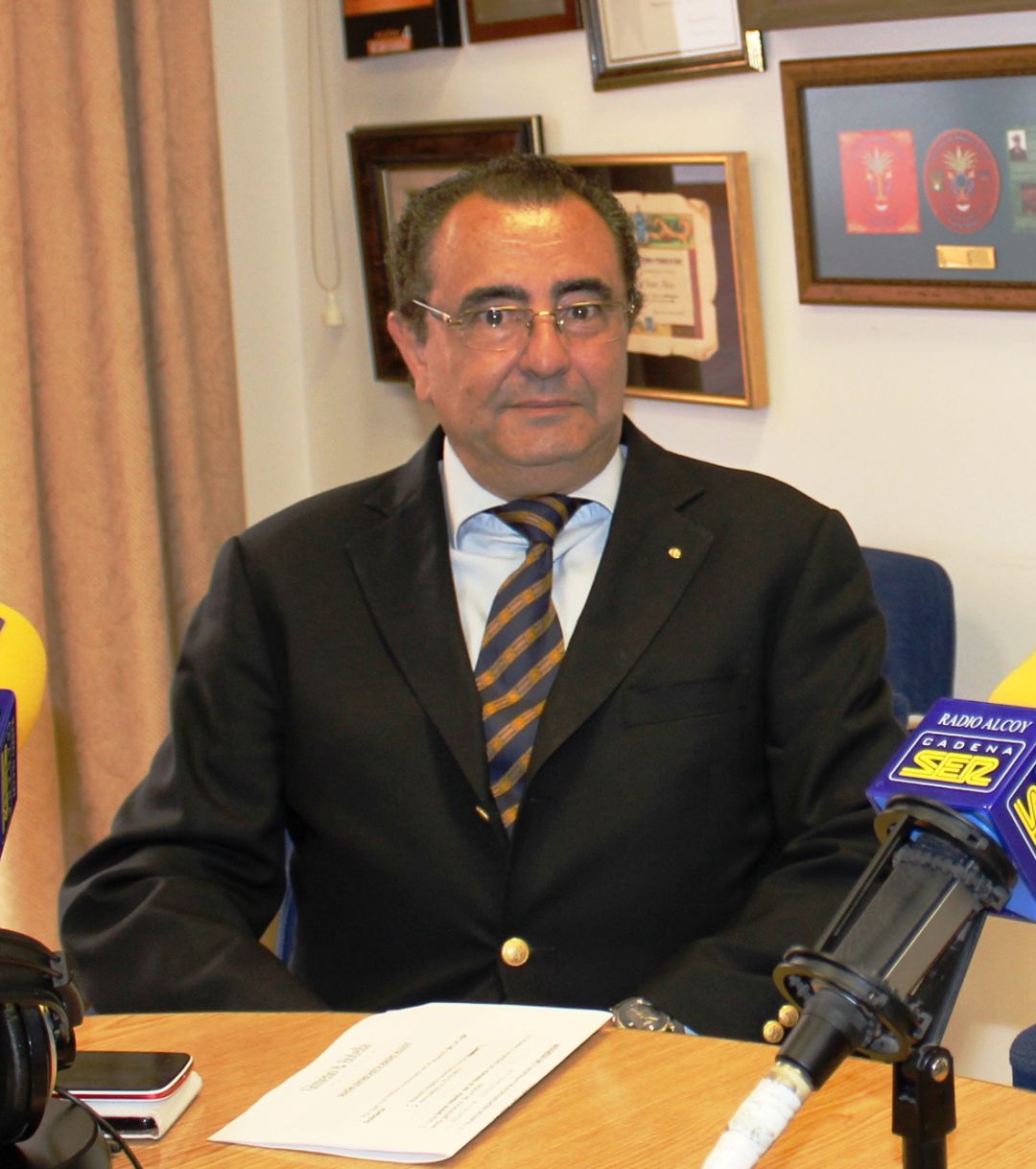 Javier Gimeno en una imagen de archivo tras una entrevista en Radio Alcoy Javier Gimeno en una imagen de archivo tras una entrevista en Radio Alcoy