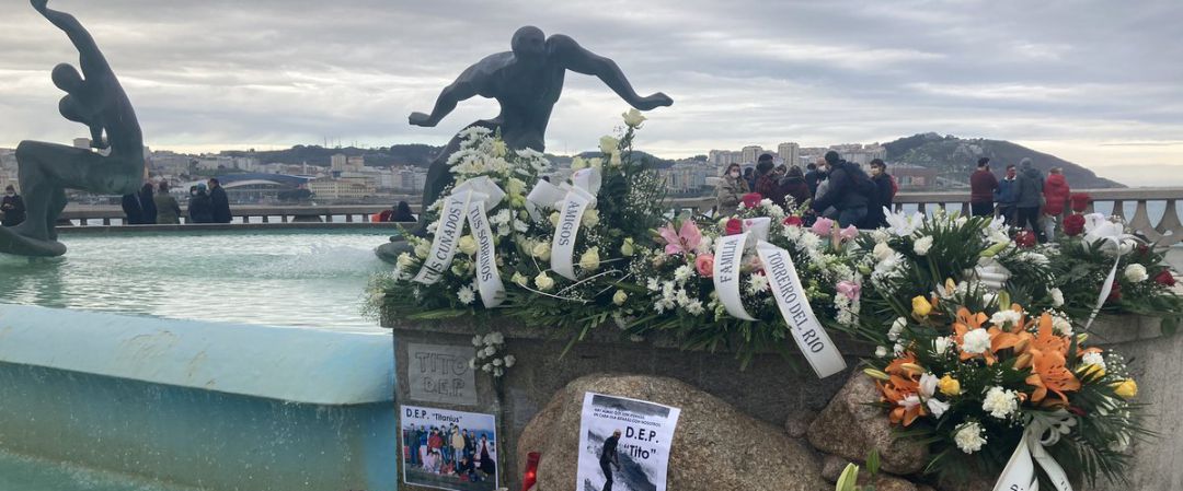 Flores en homenaje a Tito Flores en homenaje a Tito