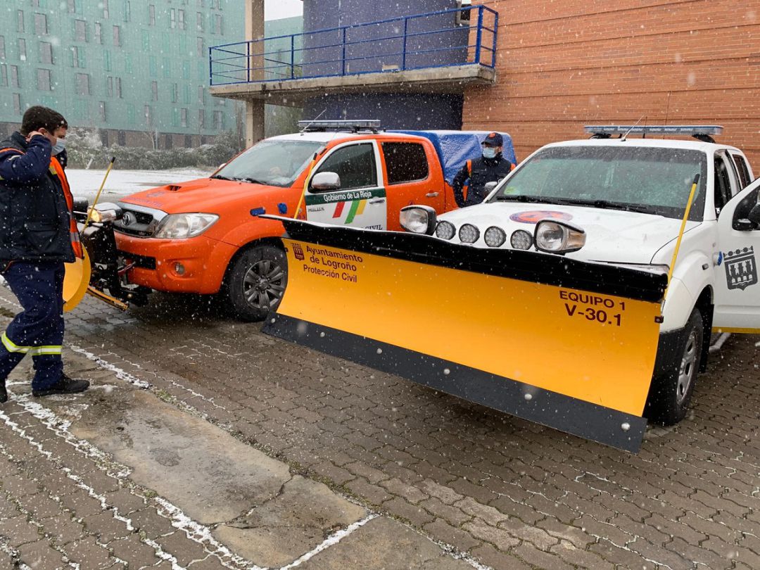 El consistorio de la capital mantiene activo el plan de nevadas para mitigar los efectos del temporal. El consistorio de la capital mantiene activo el plan de nevadas para mitigar los efectos del temporal.