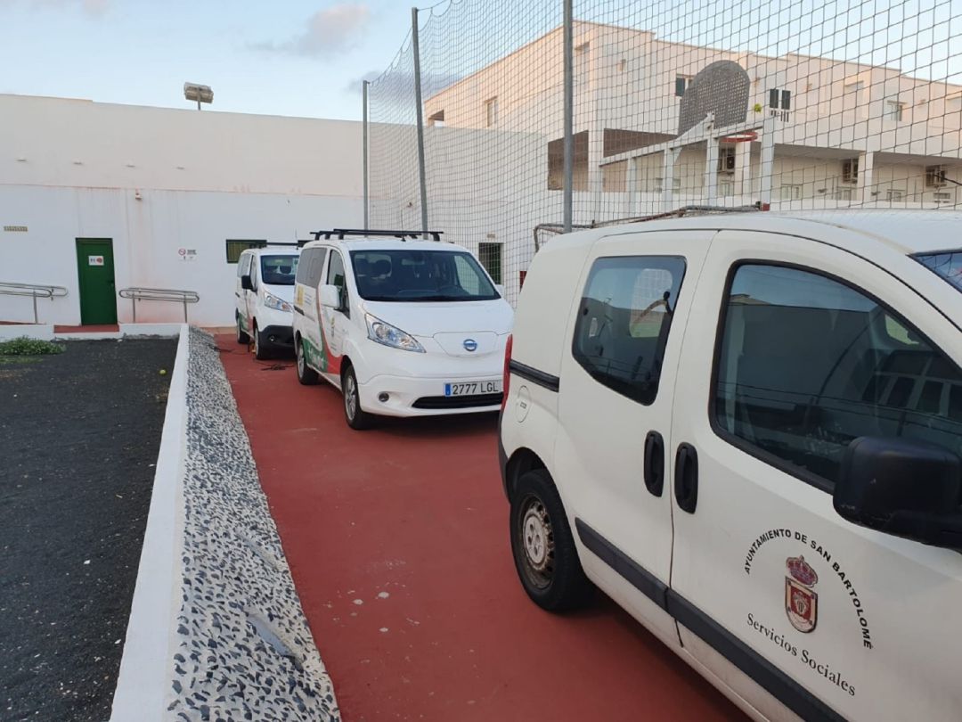 Vehículos eléctricos del parque móvil del Ayuntamiento de San Bartolomé. Vehículos eléctricos del parque móvil del Ayuntamiento de San Bartolomé.