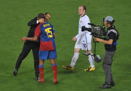 Guardiola abraza a Keita tras ganar la Champions en 2009 Guardiola abraza a Keita tras ganar la Champions en 2009