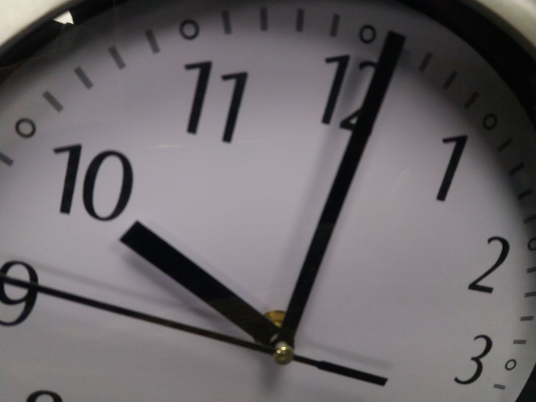De nuevo, a las 22:00 horas en casa, salvo causas justificadas De nuevo, a las 22:00 horas en casa, salvo causas justificadas