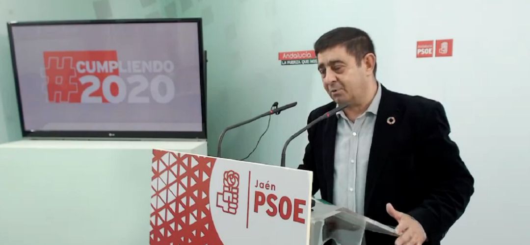 Francisco Reyes en la sede del PSOE provincial durante el balance del primer año de gobierno de Pedro Sánchez. Francisco Reyes en la sede del PSOE provincial durante el balance del primer año de gobierno de Pedro Sánchez.