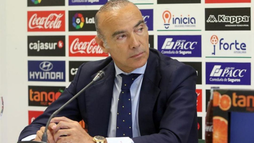 Luis Oliver durante una rueda de prensa Luis Oliver durante una rueda de prensa