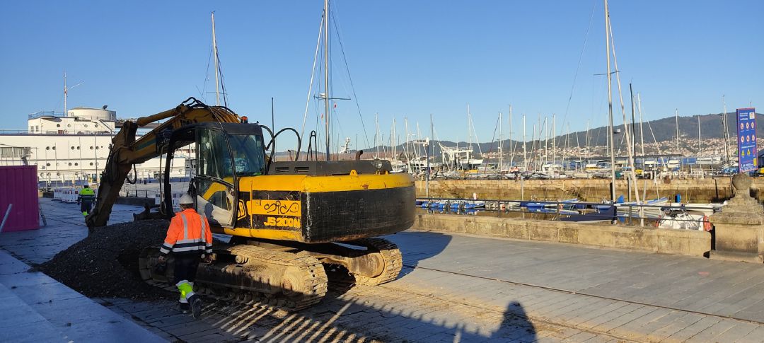 Inicio de las obras de acondicionamiento del paseo de Las Avenidas en Vigo. Inicio de las obras de acondicionamiento del paseo de Las Avenidas en Vigo.