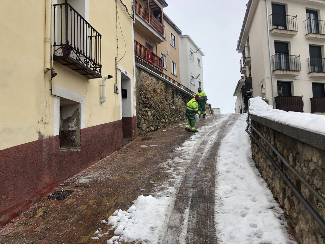 Operarios del PEMUVI trabajando este fin de semana Operarios del PEMUVI trabajando este fin de semana