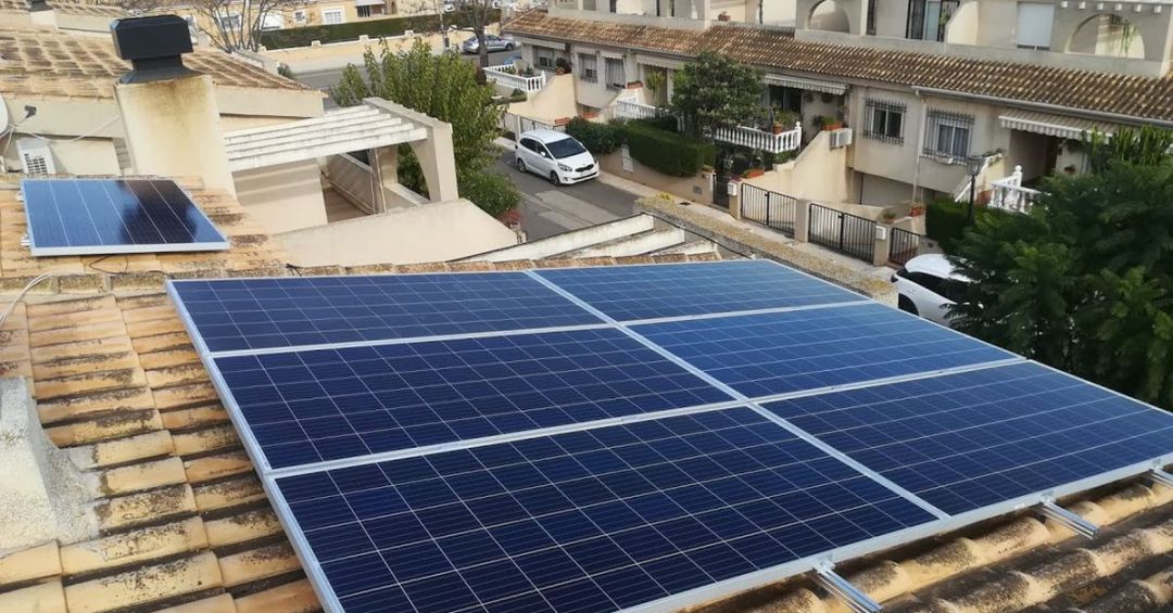 Instalación solar para autoconsumo residencial Instalación solar para autoconsumo residencial