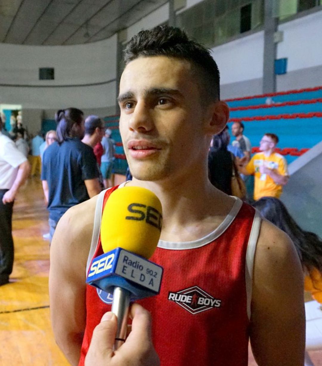 El boxeador José Quiles es uno de los deportistas becados por el Ayuntamiento de Elda El boxeador José Quiles es uno de los deportistas becados por el Ayuntamiento de Elda
