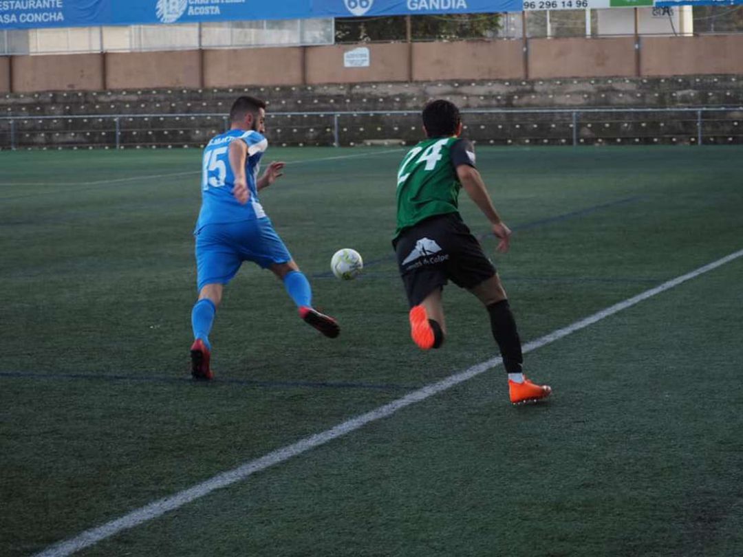 Lance de un partido de esta temporada Lance de un partido de esta temporada