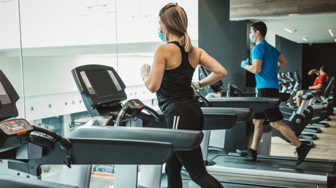 Los gimnasios tienen que cerrar por las nuevas restricciones Los gimnasios tienen que cerrar por las nuevas restricciones