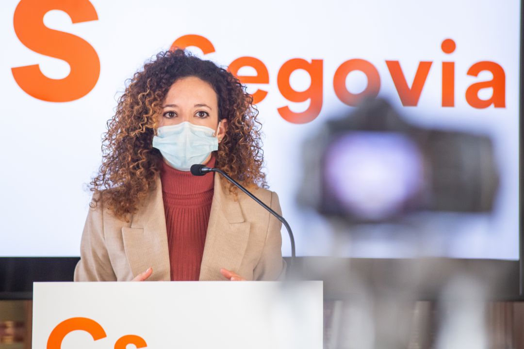 Noemí Otero en rueda de prensa Noemí Otero en rueda de prensa