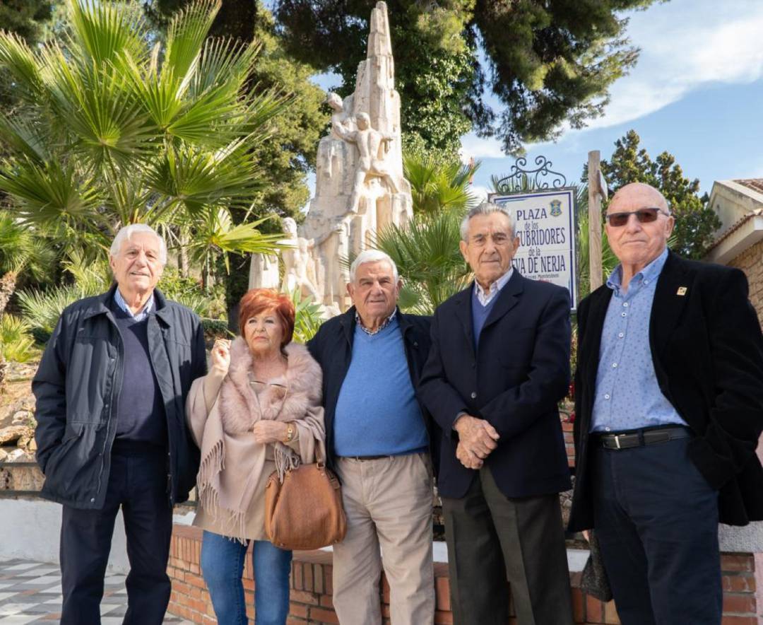 De izquierda a derecha: Manuel Muñoz; la viuda de José Luis Barbero, María López; Miguel Muñoz; Francisco Navas y José Torres De izquierda a derecha: Manuel Muñoz; la viuda de José Luis Barbero, María López; Miguel Muñoz; Francisco Navas y José Torres