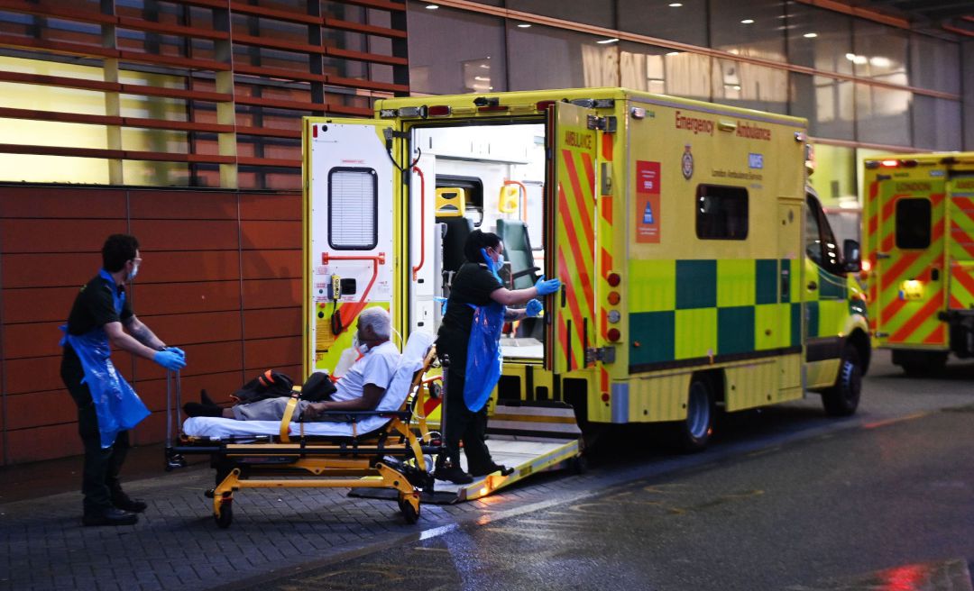 Sanitarios del NHS en un hospital de Londres Sanitarios del NHS en un hospital de Londres