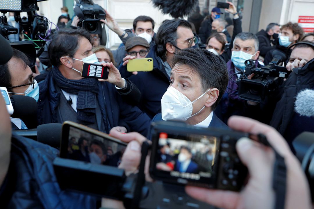 El primer ministro, Giuseppe Conte, a las afueras de su oficina en Roma El primer ministro, Giuseppe Conte, a las afueras de su oficina en Roma