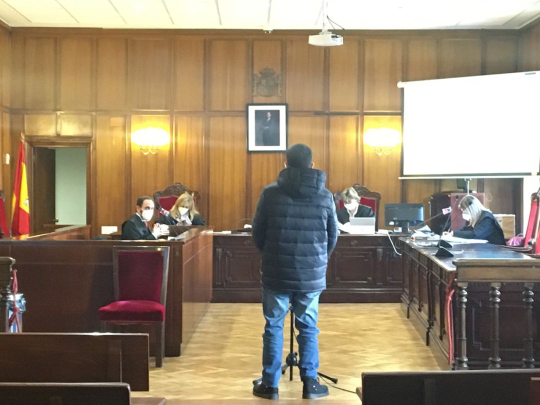 Declaración del acusado de cometer una violación en Hellín en el juicio en la Audiencia Provincial de Albacete. Declaración del acusado de cometer una violación en Hellín en el juicio en la Audiencia Provincial de Albacete.