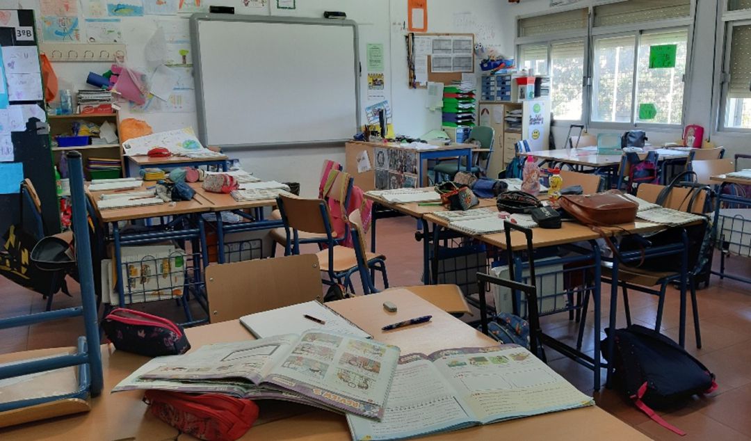 Aula vacía en un colegio de La Línea. Aula vacía en un colegio de La Línea.