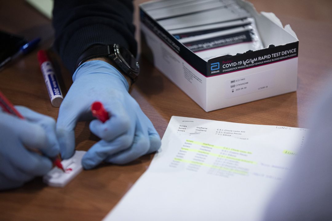 En la imagen, una caja de test rápidos utilizados en pruebas de Covid-19 En la imagen, una caja de test rápidos utilizados en pruebas de Covid-19