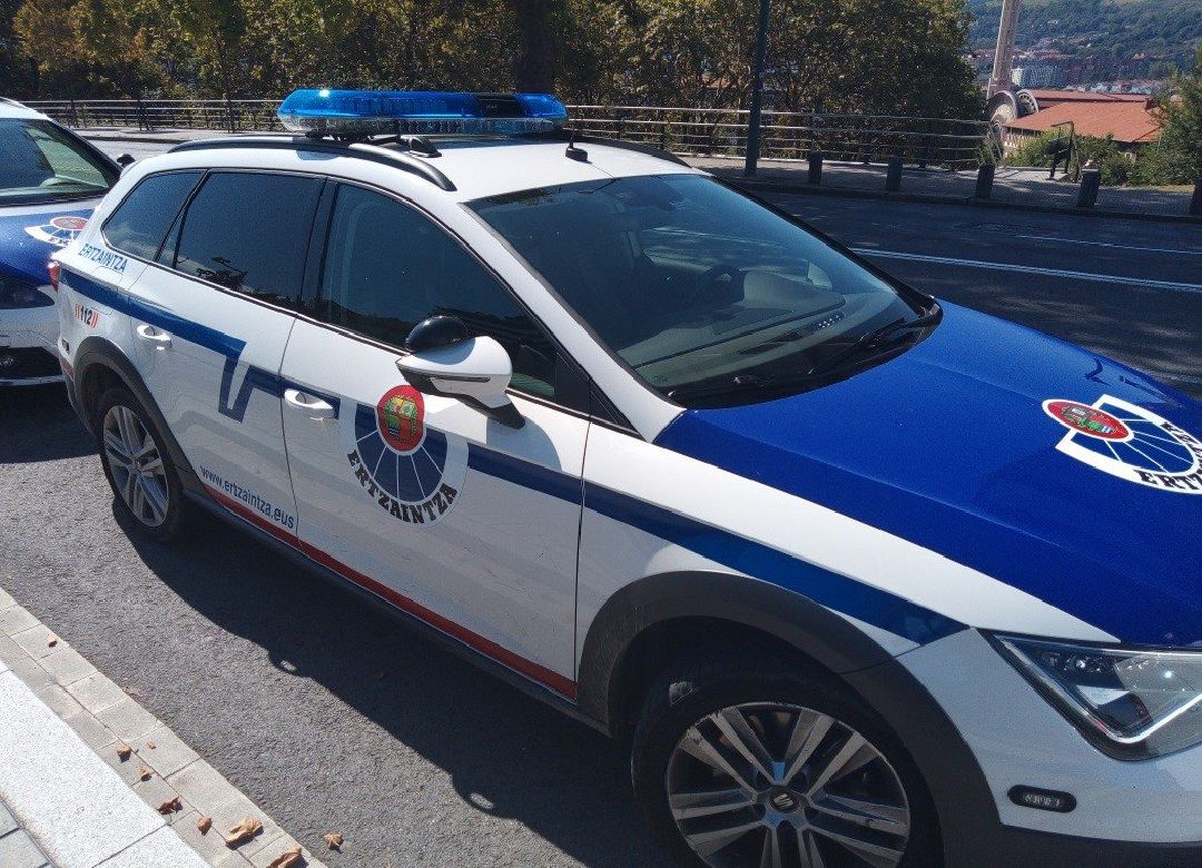 Patrulla de la Ertzaintza Patrulla de la Ertzaintza