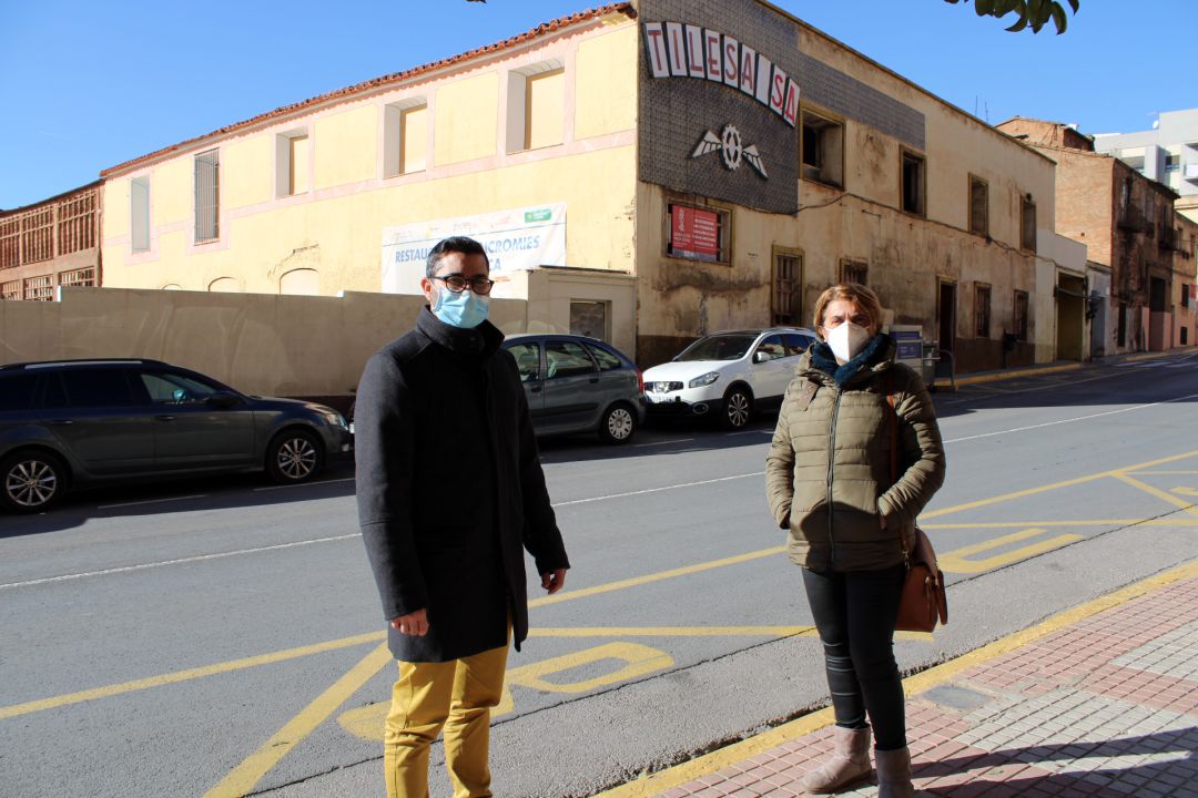 El alcalde de L'Alcora, Samuel Falomir, y la concejala de Cultura y Patrimonio, Ana Huguet, El alcalde de L'Alcora, Samuel Falomir, y la concejala de Cultura y Patrimonio, Ana Huguet,