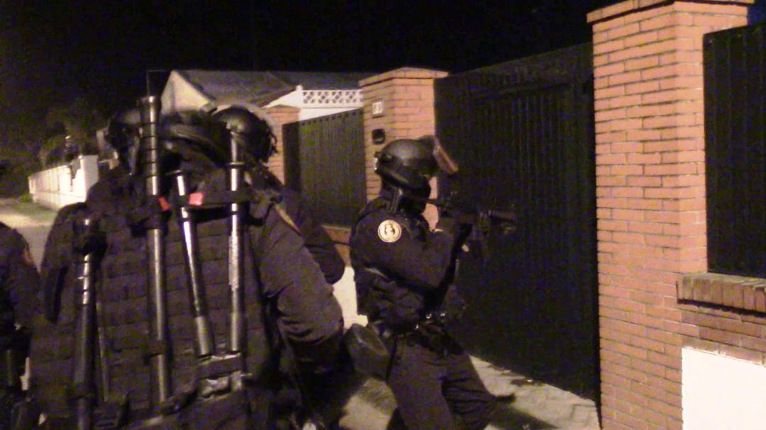 Uno de los registros de esta madrugada efecutado por la Guardia Civil Uno de los registros de esta madrugada efecutado por la Guardia Civil