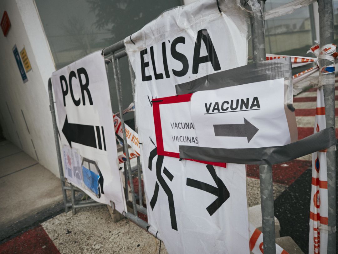 Indicadores de vacunación y de realización de test antígenos y PCR de detección del COVID-19 en el Recinto ferial de Navarra (REFENA), Pamplona Indicadores de vacunación y de realización de test antígenos y PCR de detección del COVID-19 en el Recinto ferial de Navarra (REFENA), Pamplona