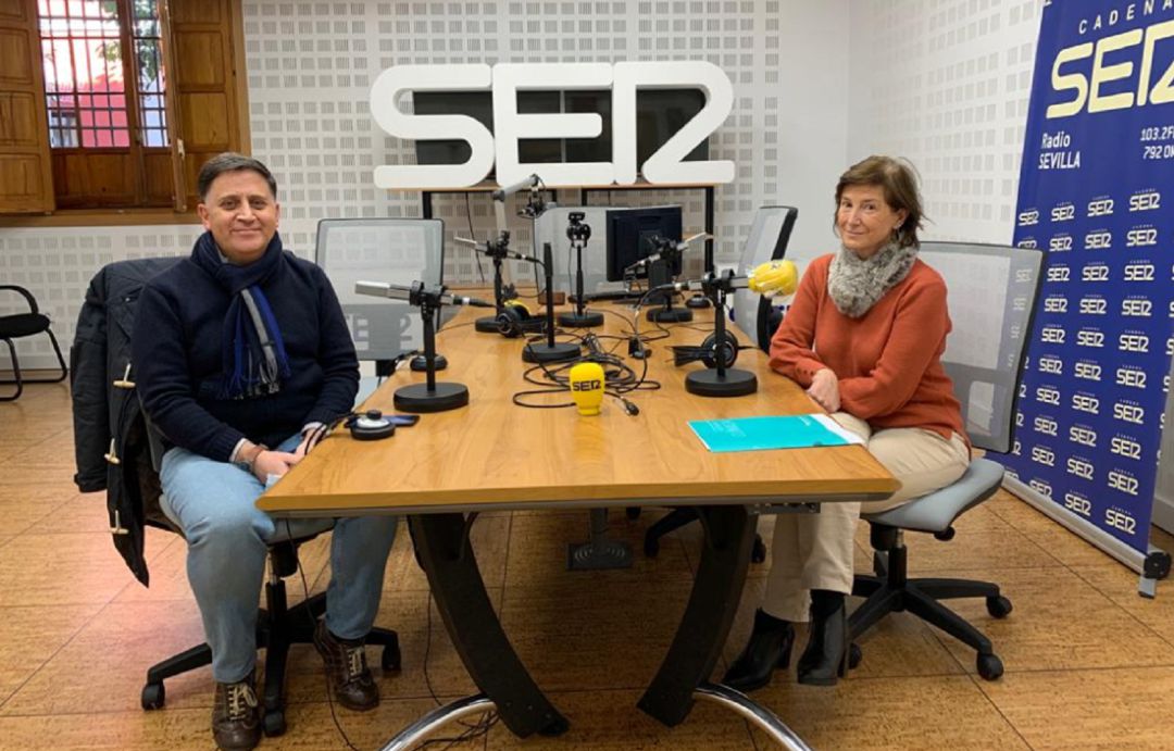 Blanca González-Gaggero, jefa del Servicio de Medicina Nuclear y el médico nuclear Andrés Durán, ambos del Quirónsalud Infanta Luisa Blanca González-Gaggero, jefa del Servicio de Medicina Nuclear y el médico nuclear Andrés Durán, ambos del Quirónsalud Infanta Luisa