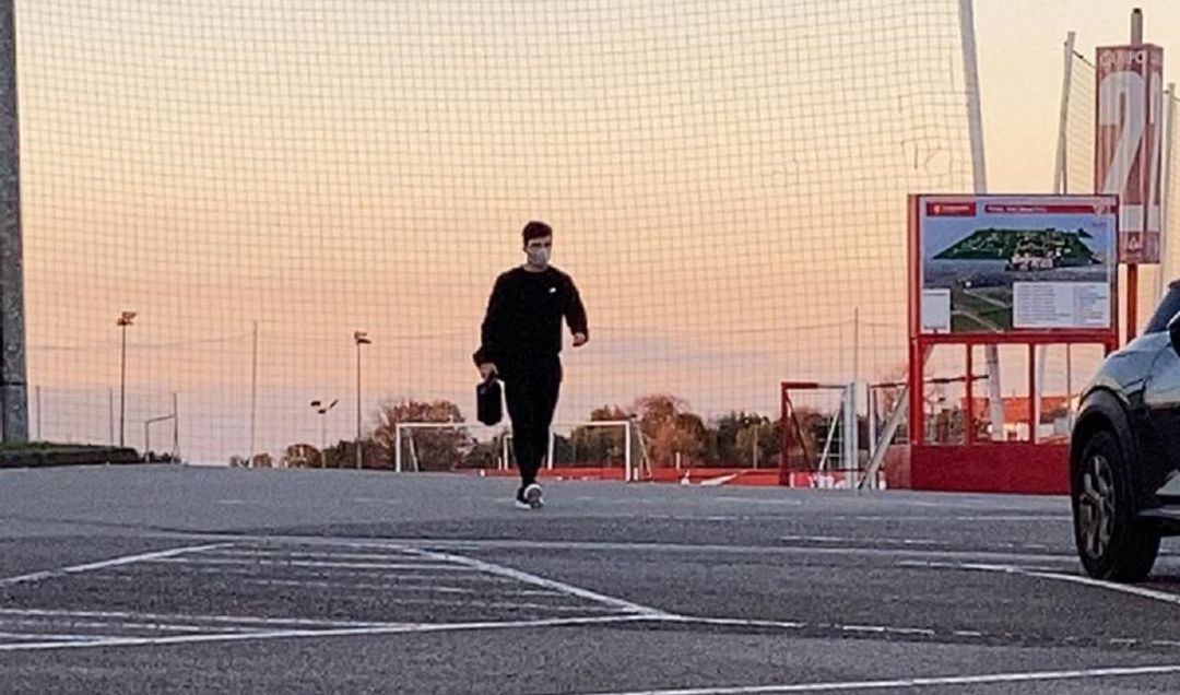 Manu García abandonando el entrenamiento, esta tarde. Manu García abandonando el entrenamiento, esta tarde.