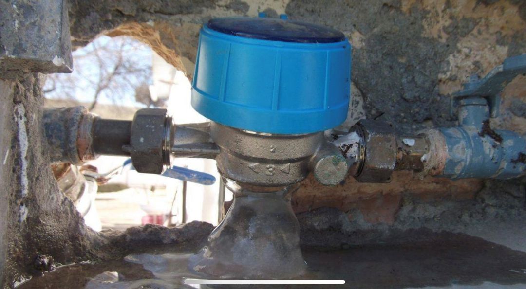 Contador de agua congelado Contador de agua congelado